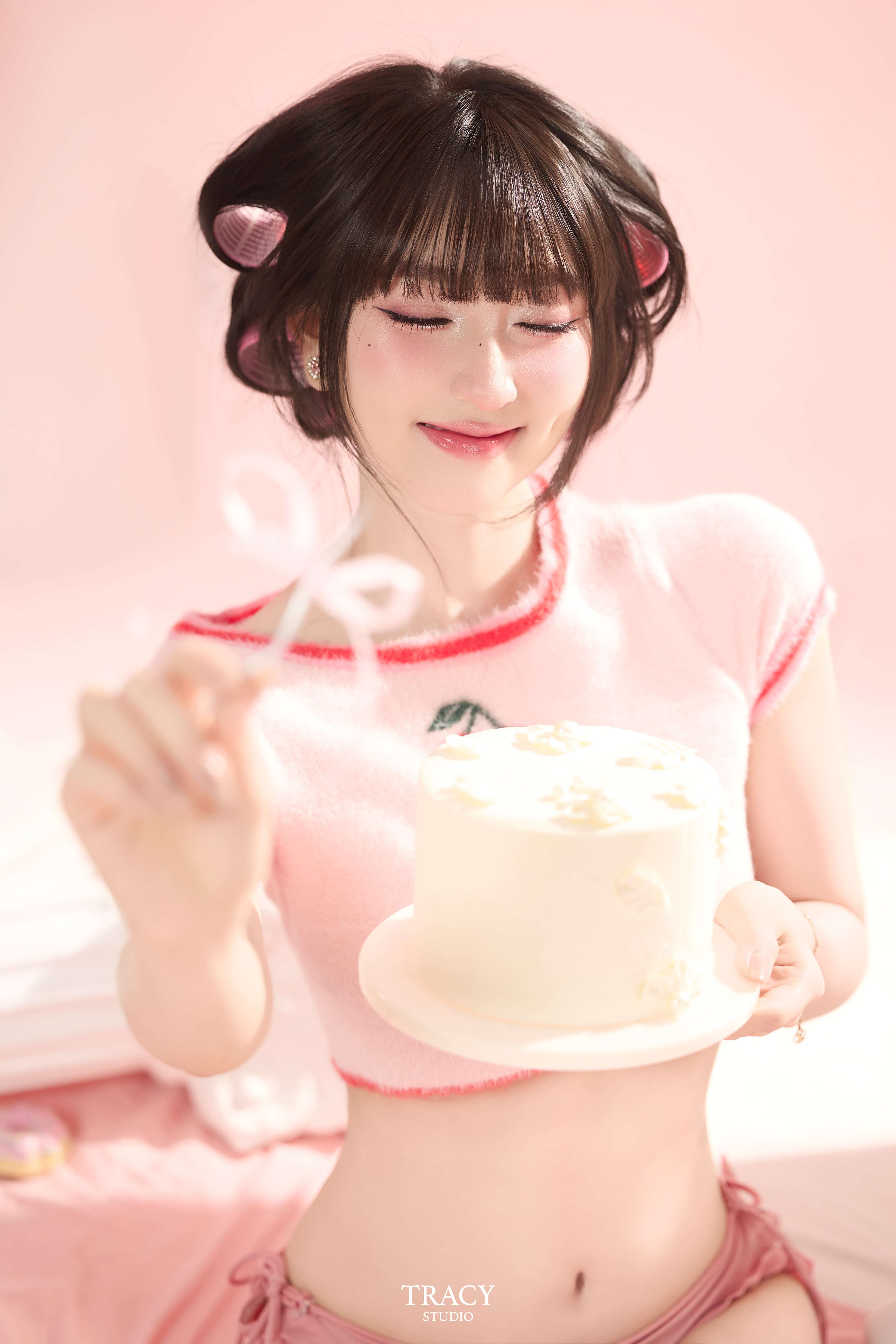 frontend/img/gallery/concept-sinh-nhat/tracy-studio-chup-concept-birthday-pink (7).jpg